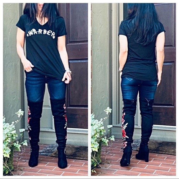 Black V neck Wander graphic Tee - Picture 4 of 8